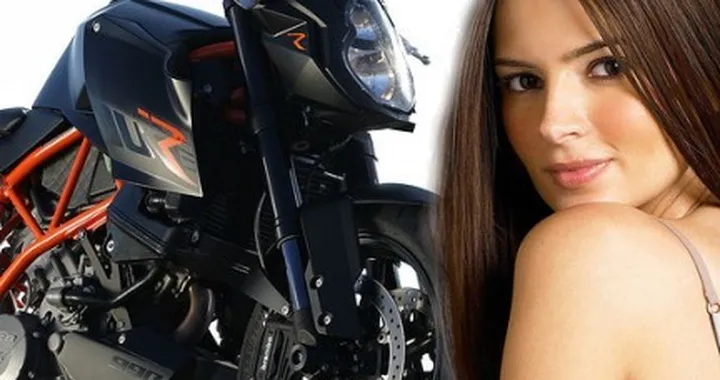Moto & Girls su Flickr
