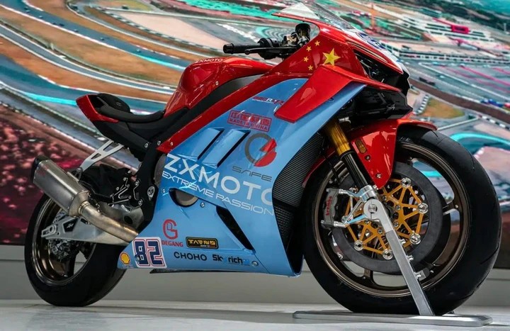 ZXMOTO: in 6 mesi dal debutto al tetto del mondo nel WorldSSP