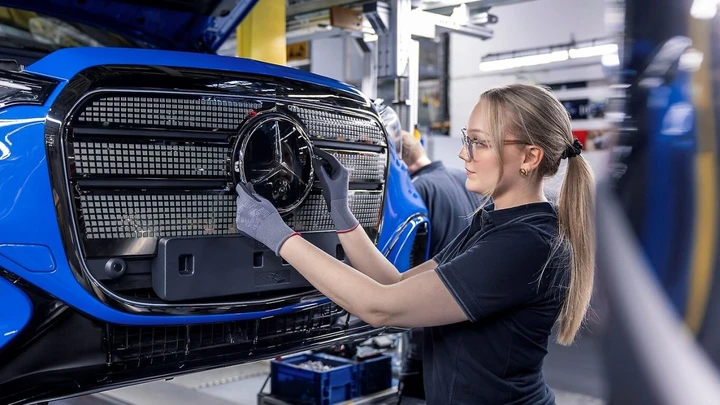 Mercedes taglia tre modelli nel 2027: una AMG da 802 CV e una Maybach elettrica