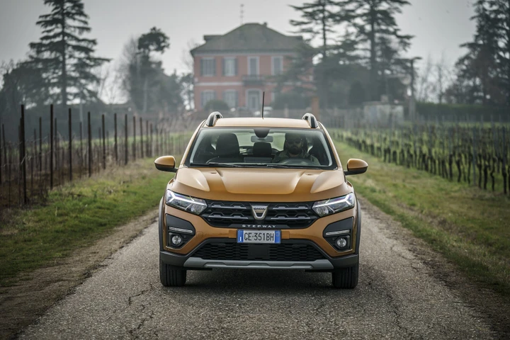 Dacia Sandero Stepway 2021: novità, allestimenti e prezzi