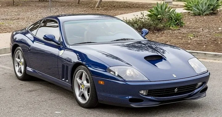 Ferrari 550 Maranello Blu Tour de France, perché piace più oggi di 25 anni fa