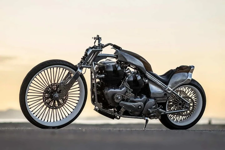 Vita: la moto custom con doppio motore Royal Enfield 650