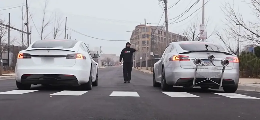 La Tesla Model S a reazione sfida la Plaid [Video]