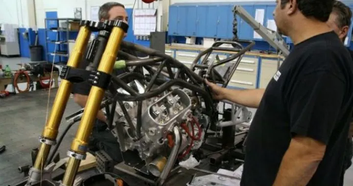 Motus MST-01: l'americana motorizzata Chevrolet V4