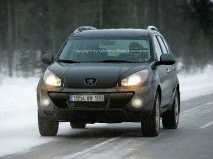 Suv Peugeot 4007 già nel 2007