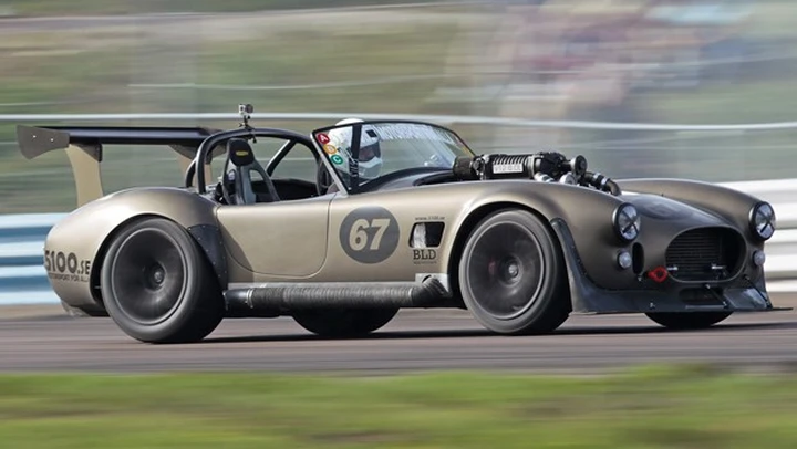Shelby Cobra V12