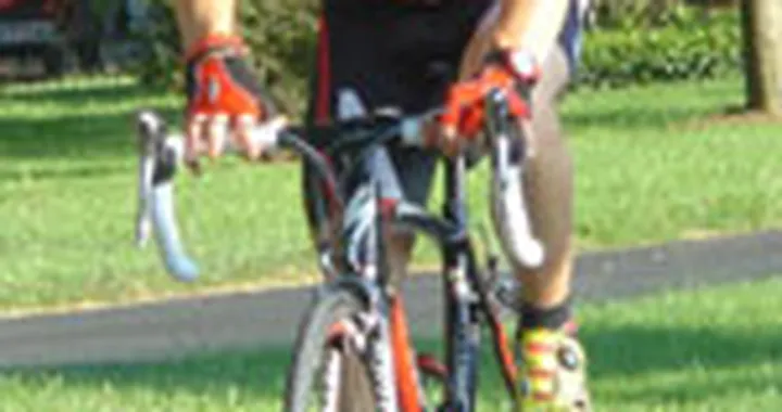 Nicky Hayden si da al ciclismo