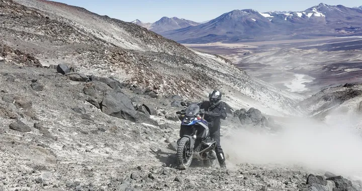 Metzeler Karoo 4 e BMW R 1300 GS a 6000 metri di altitudine in meno di 24 ore [FOTO]