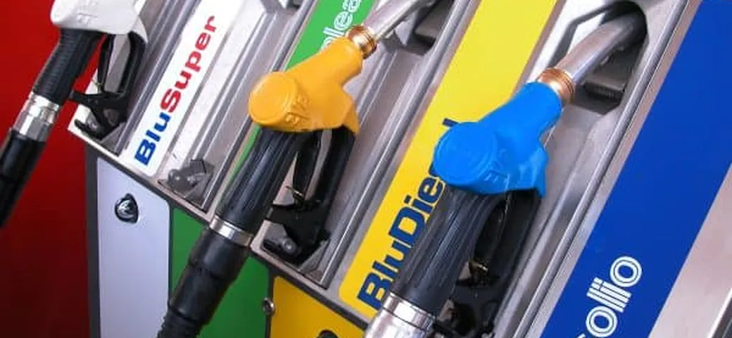 Stretto di Hormuz e il rialzo dei prezzi dei carburanti: un rischio economico globale