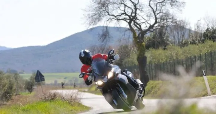 Aprilia SRV 850 2012: il Test di Motoblog