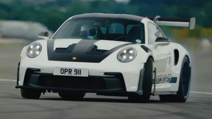 La Porsche 911 GT3 RS vola sul tracciato di Top Gear | Video