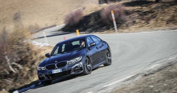 Nuova BMW Serie 3: primo contatto con la 330i M Sport