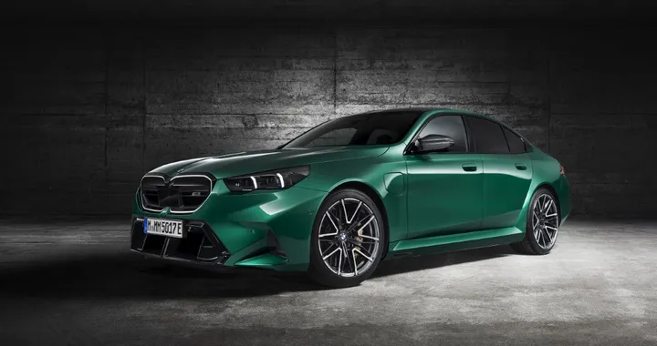 Nuova BMW M5: berlina ibrida plug-in da 727 CV, debutto a Goodwood