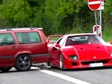 Scontro tra Ferrari F40 e Volvo 850 al Nurburgring: a riportare più danni non è la supercar