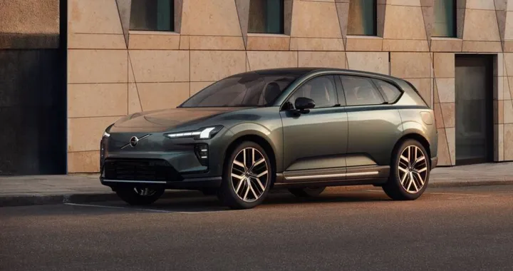 Volvo EX60, la domanda è così alta che la produzione aumenta