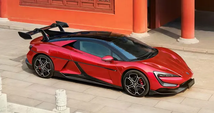 BYD sfida Ferrari: “La Yangwang U9 è migliore della Luce”