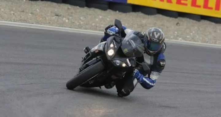 Scatto in Corsa: ZX6R e Tuono Factory a Castelletto di Branduzzo