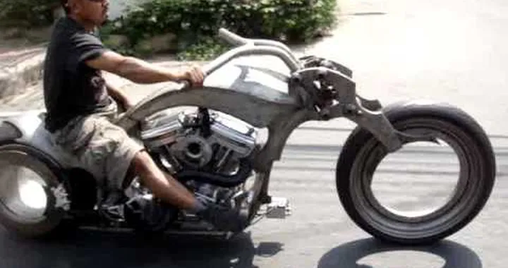Hubless Motorcycle Hot Rod Pattaya