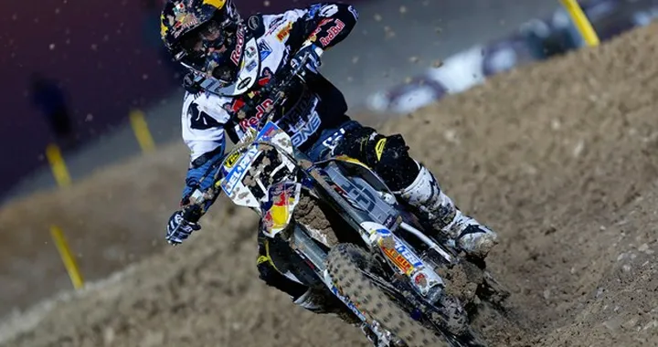 Mondiale MX-GP 2015: Nagl stravince alla prima in Qatar. Cairoli quarto.
