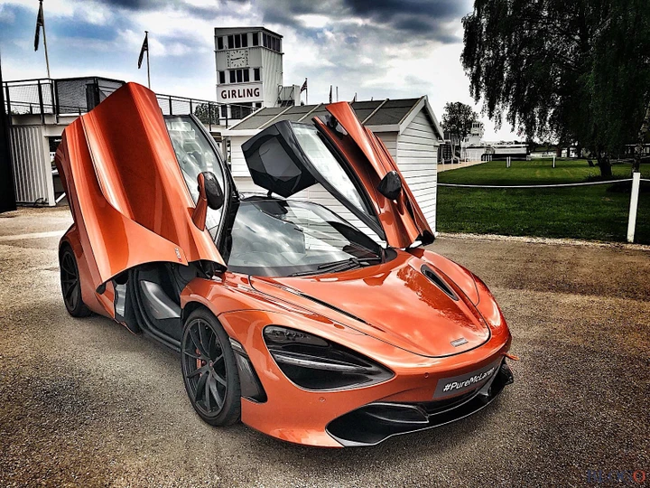 McLaren 570S Coupé e 720S: la prova sul circuito di Goodwood
