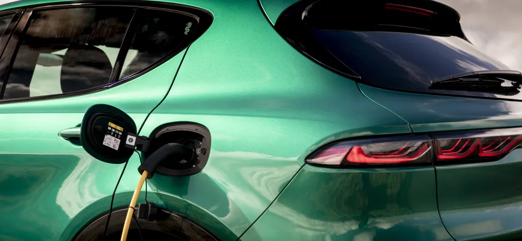 Auto ibride plug-in, in Europa anche dopo il 2035: quali sono e come funzionano