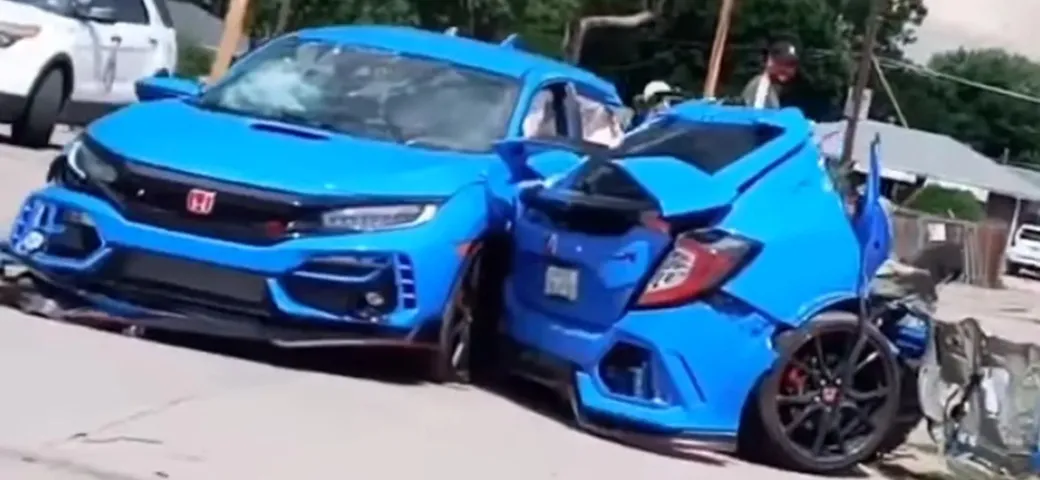 La Honda Civic Type R si spezza in due nell'incidente [Video]
