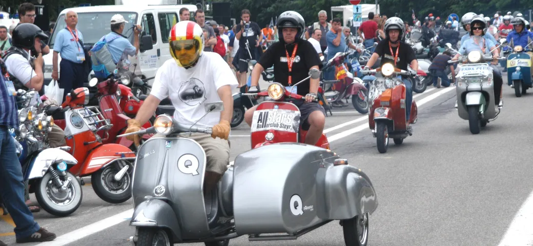 Vespa World Days 2015: migliaia di esemplari in Croazia