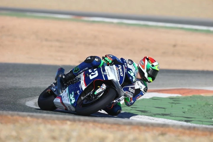 Davide Giugliano, debutto a Cartagena sulla Tyco BMW [Foto]
