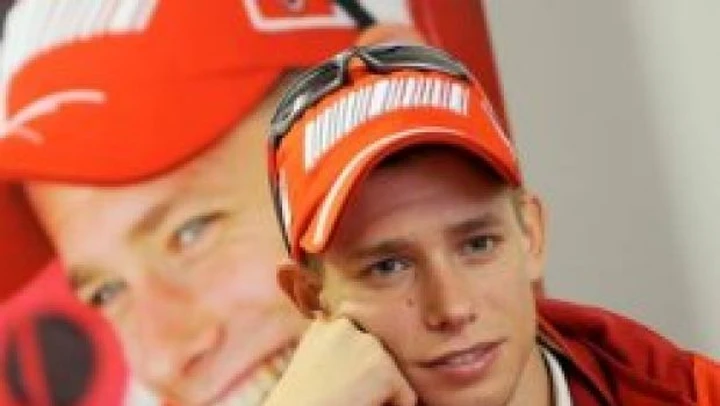 Casey Stoner operato alla mano a Modena. Tutto OK