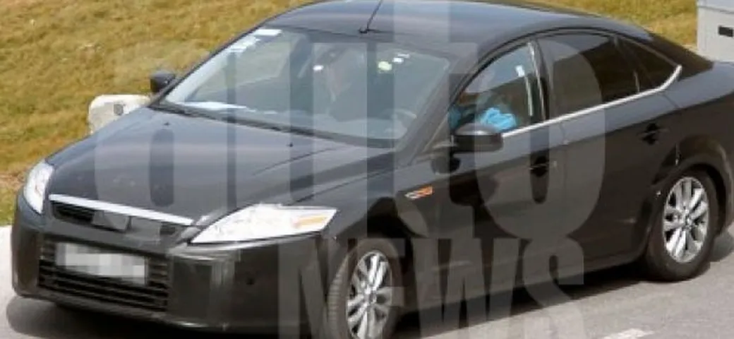 Ford Mondeo: prime foto spia del restyling