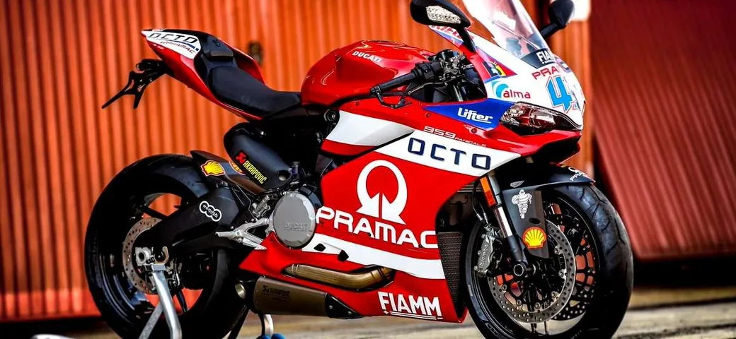 Vinci alla lotteria una Ducati 959 Scott Redding Replica!