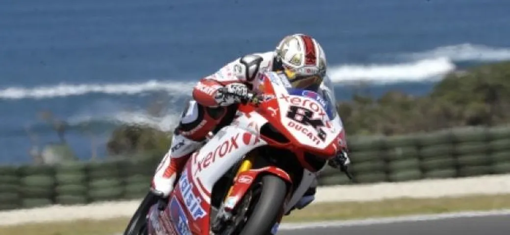 WSBK: il team Ducati Xerox a Valencia per il riscatto