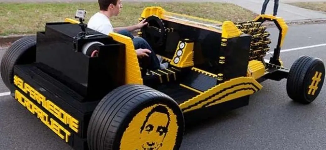 Cinque modellini Lego ispirati alle automobili