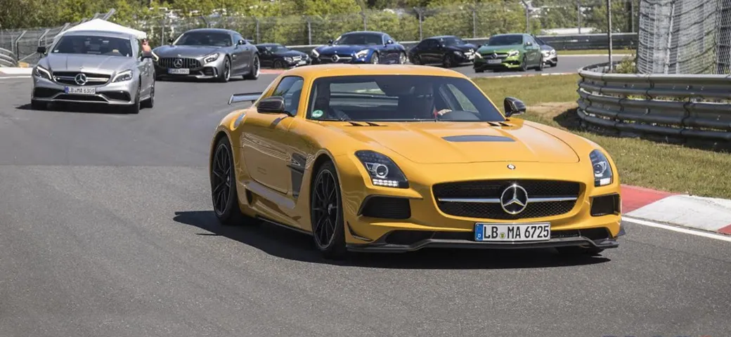 Al Nurburgring con la Mercedes SLS AMG Black Series