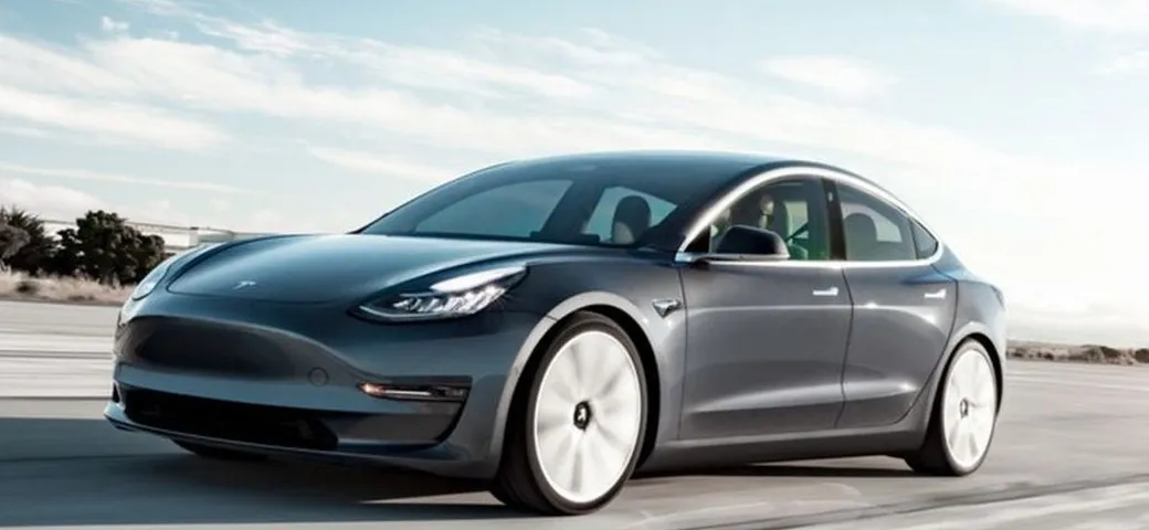 Tesla: nuovi reclami per il sistema di frenata autonoma