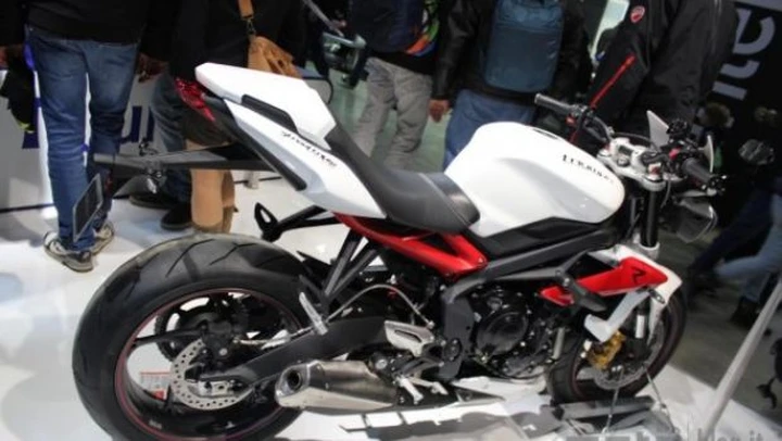 Triumph Street Triple 675 / R 2013 - Salone EICMA di Milano