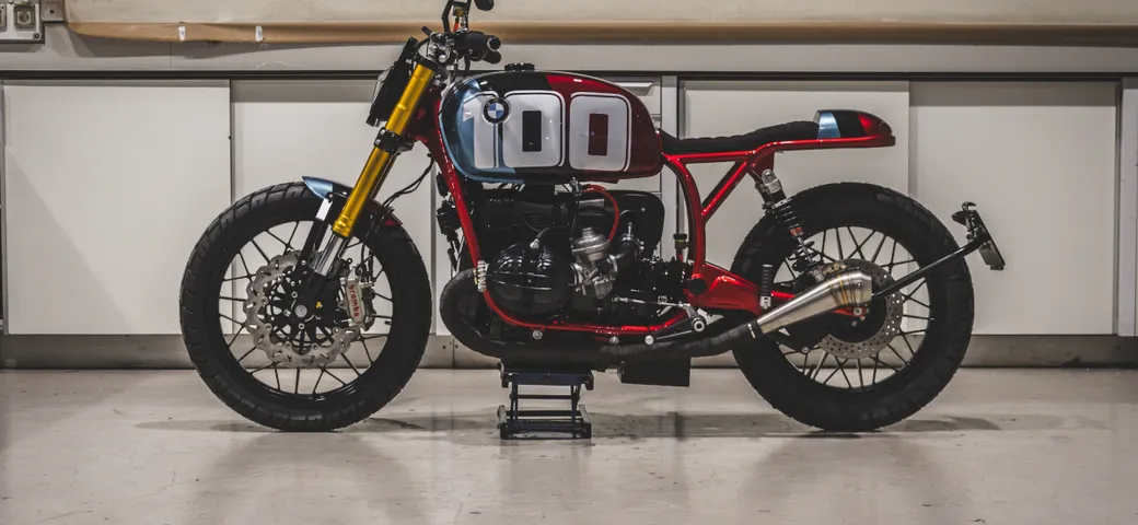 BMW R100 restaurata e customizzata: un tributo al centenario BMW Motorrad