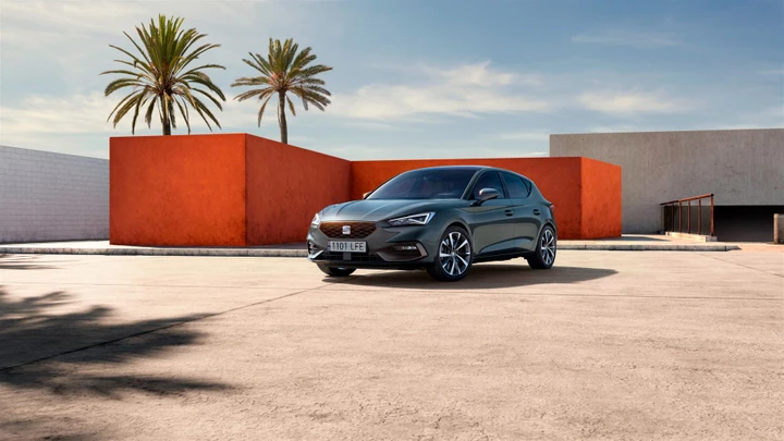 Seat Leon MY25: motorizzazioni potenziate e tecnologia avanzata