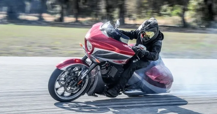 Drifting con le bagger Victory [Video]