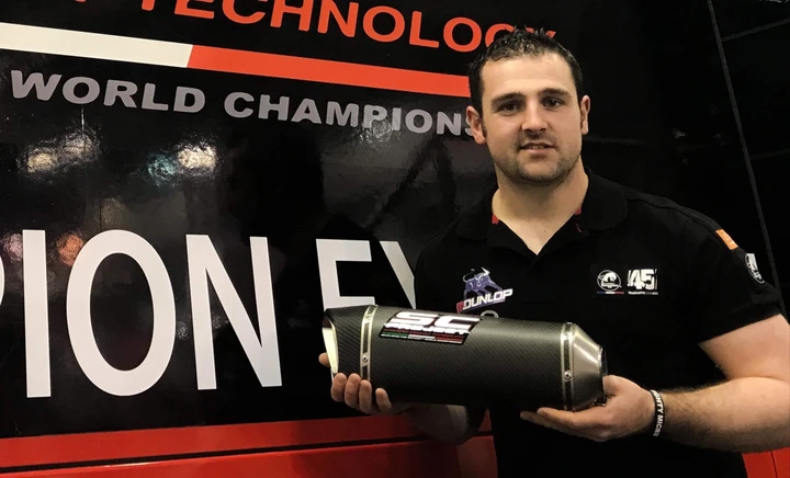 Road Racing: Michael Dunlop firma con Paton!