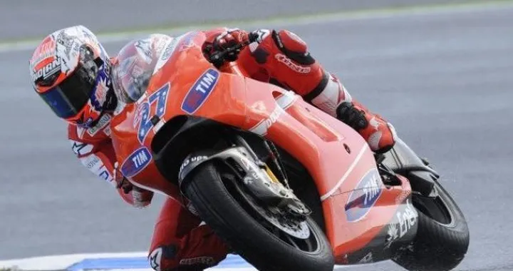 MotoGP: fantastica pole di Casey Stoner a Valencia, davanti a Jorge Lorenzo e Marco Simoncelli