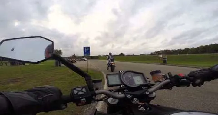 How to crash your bike the stupid way