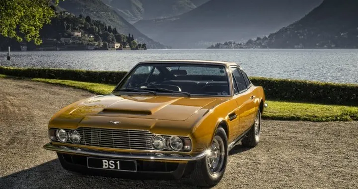 Battuta all'asta l'Aston Martin DBS di Roger Moore in Attenti a quei due