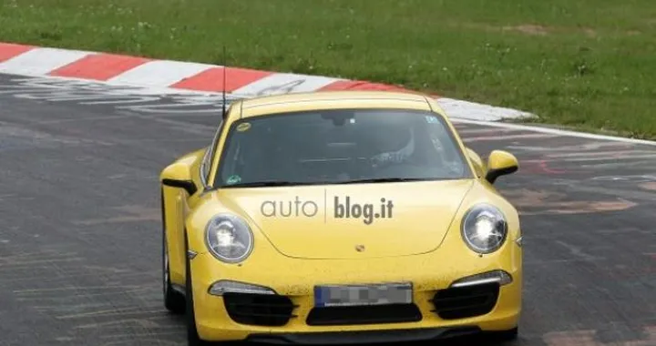 Foto spia Porsche 911 Carrera 4S