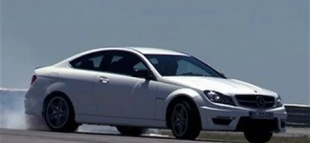 Autocar prova la Mercedes C 63 AMG Coupè