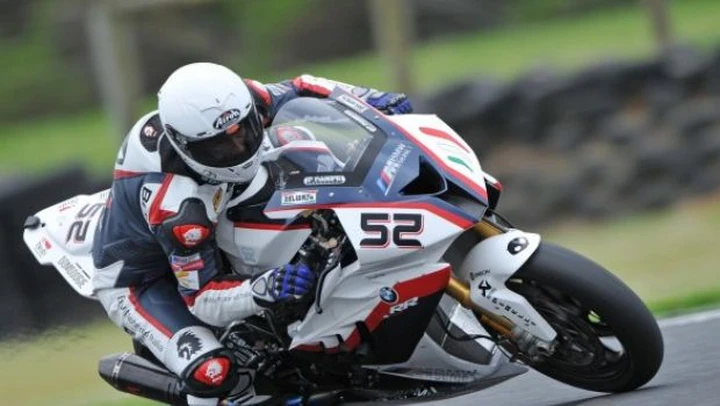 Il BMW Motorrad Italia SBK team al debutto nel Mondiale Superbike 2011