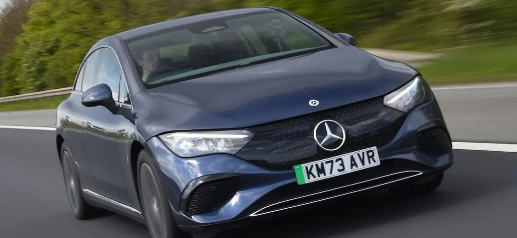 Mercedes-Benz, stop a EQE ed EQE SUV, arrivano C-Class EQ e GLC EQ