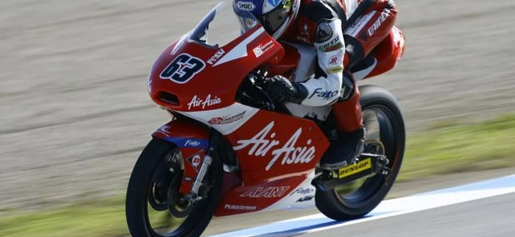 Moto3, Sepang: Malesia in festa, prima pole per Khairuddin