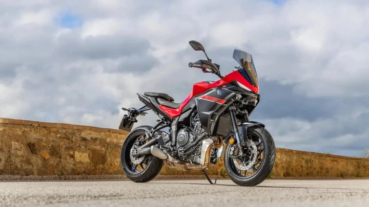 TRACER 7 2025: Yamaha alza l’asticella nel segmento delle sport-tourer