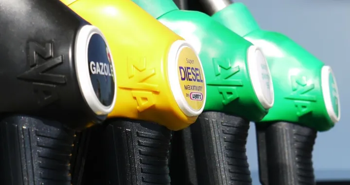 Prezzo carburanti: ecco perché la benzina potrebbe arrivare a 4 euro al litro